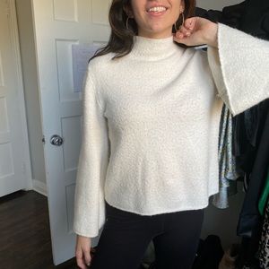 White forever 21 sweater